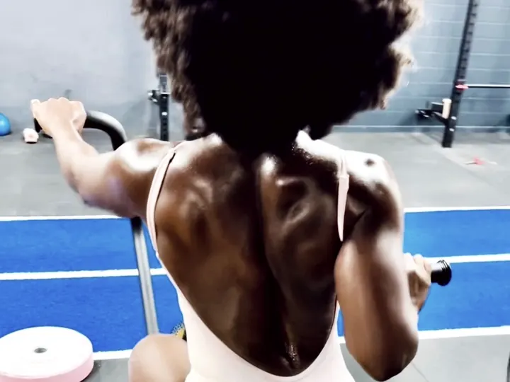 Lat pulldown demonstration